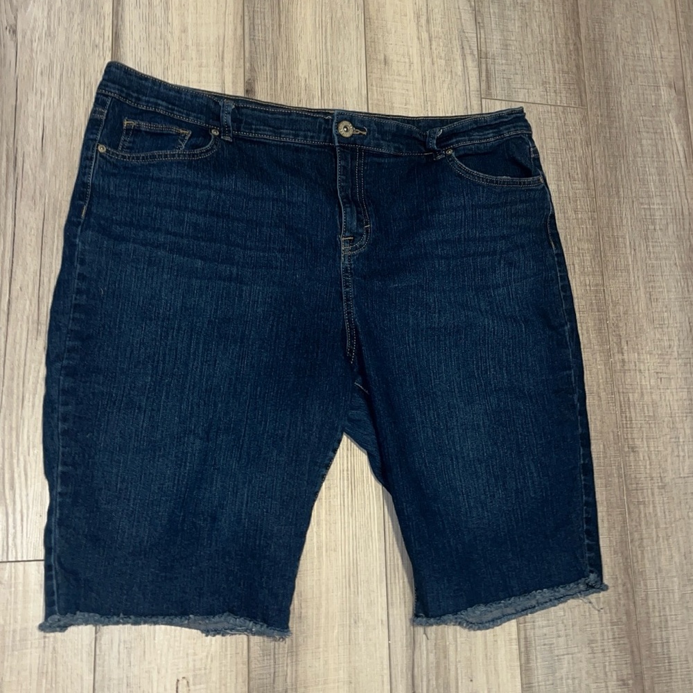 Style & Co Dark Denim Bermuda Shorts Women’s Size 18 Stretch Jean Short Vacation - Picture 3 of 9